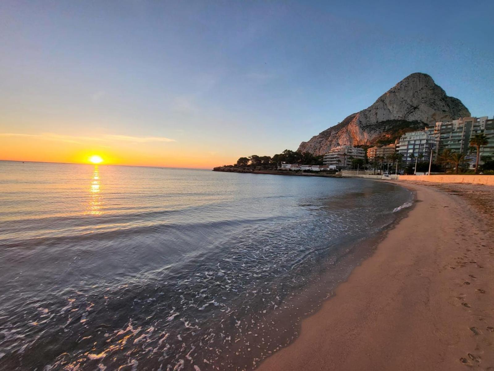 Calpe Beach II - Sea & Pool View Apartment ภายนอก รูปภาพ